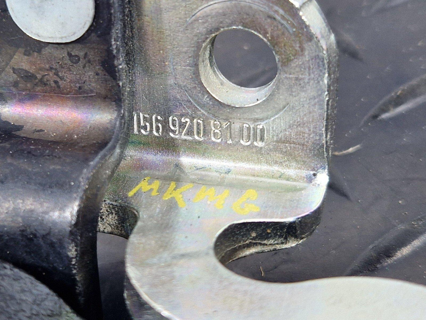 14-20 MERCEDES GLA 200 X156 OEM REAR BACKREST RETAINING LEFT BRACKET A1569208100