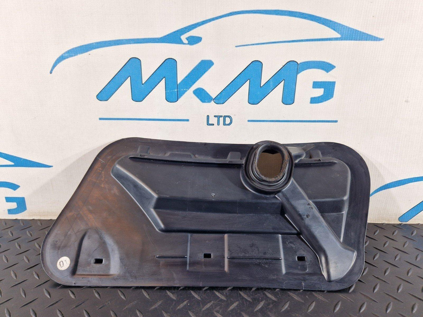 11-19 MERCEDES BENZ ML W166 GENUINE RIGHT O/S BONNET GRILLE FRAME A1668801205