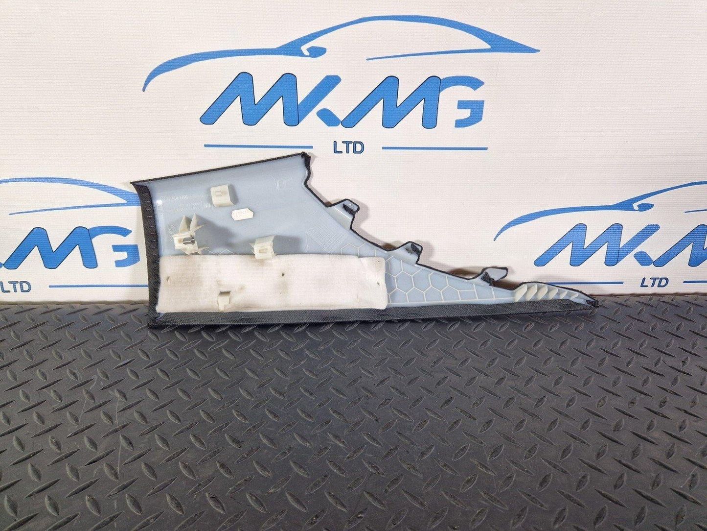 16-19 AUDI A4 B9 S-LINE OEM REAR RIGHT SIDE C-PILLAR TRIM 8W5867246B