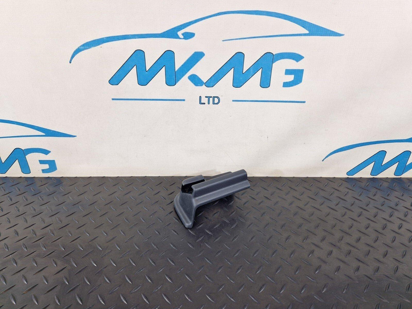 13-19 MERCEDES CLA C117 AMG FRONT SEAT RIGHT GUIDE RAIL COVER TRIM A1769192000