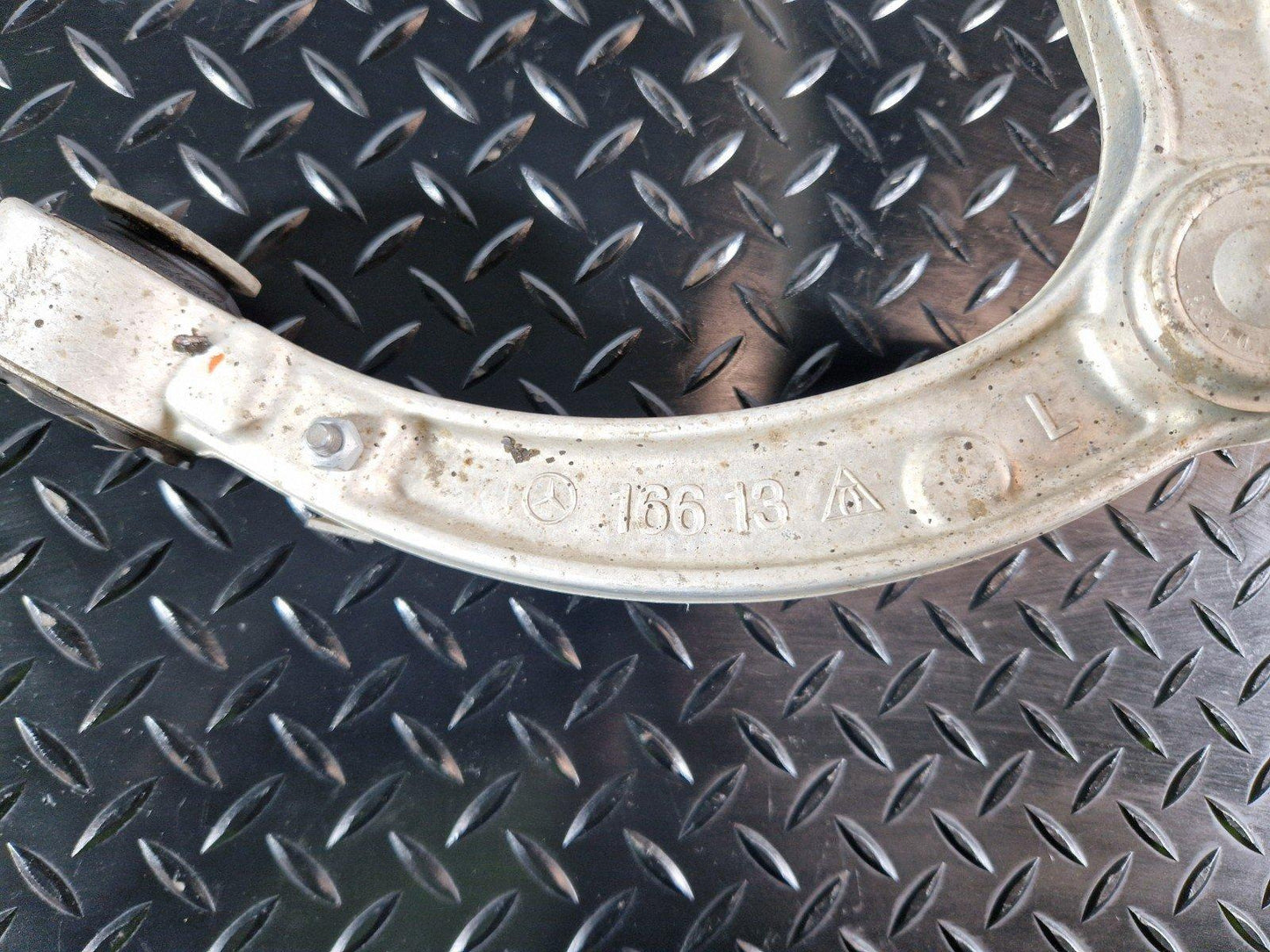 16-19 MERCEDES BENZ GLE W166 FRONT LEFT N/S UPPER CONTROL ARM A1663301707