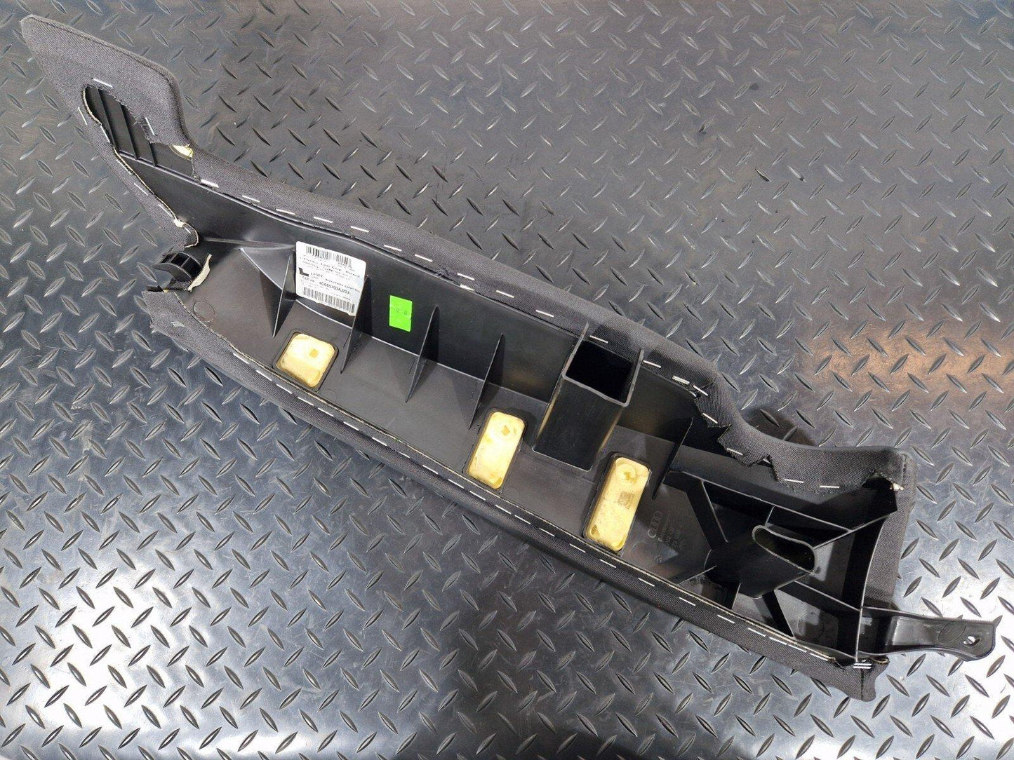12-18 AUDI A6 C7 GENUINE REAR BOLSTER PASSENGER SIDE LEFT 4G0885703