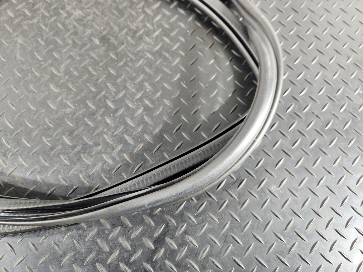 Land Rover Range Rover Evoque L551 SUV Front Left Door Seal K8D2-20708-AC