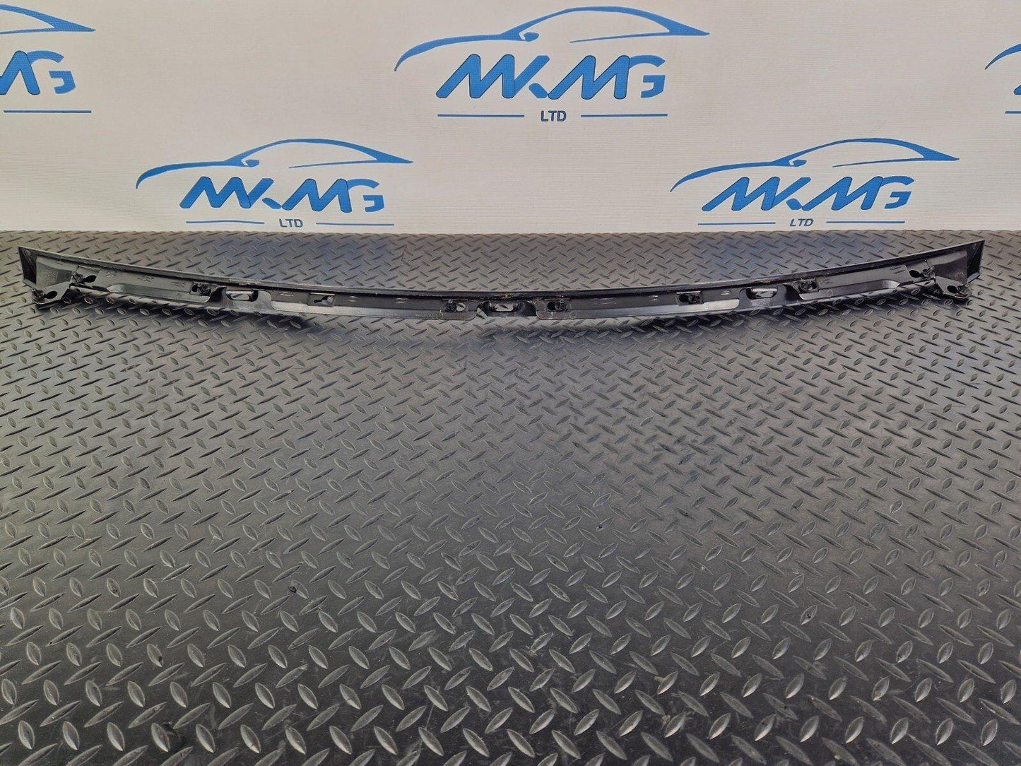 14-19 MERCEDES BENZ GLA X156 UNDER BONNET WINDSCREEN WASHER JET TRIM A1768600014