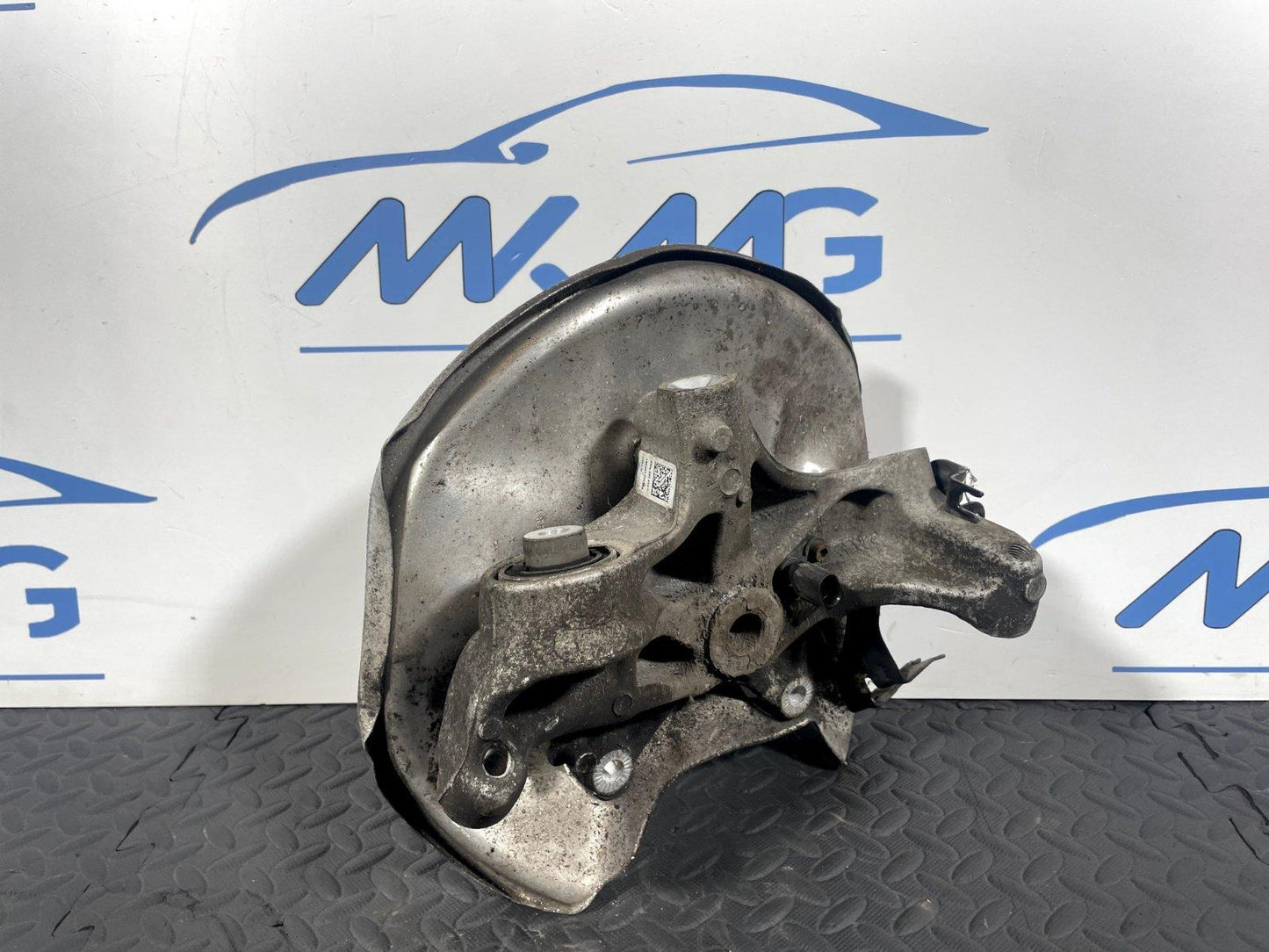 16-19 AUDI A4 B9 GENUINE REAR LEFT PASSENGER WHEEL HUB & BEARING 8W0505431T