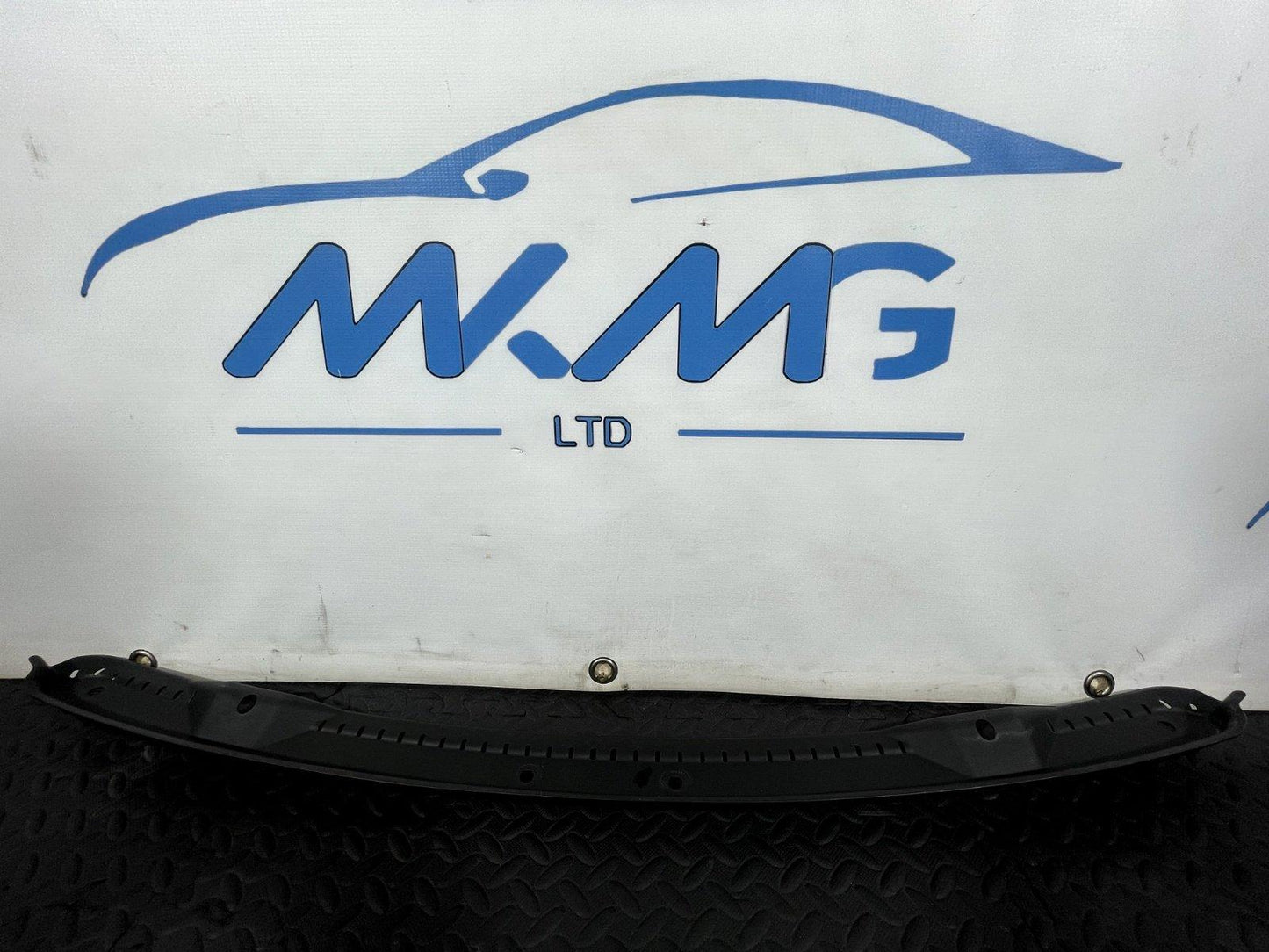 16-22 BMW X1 F48 GENUINE BONNET SLOT COVER TRIM 7427124