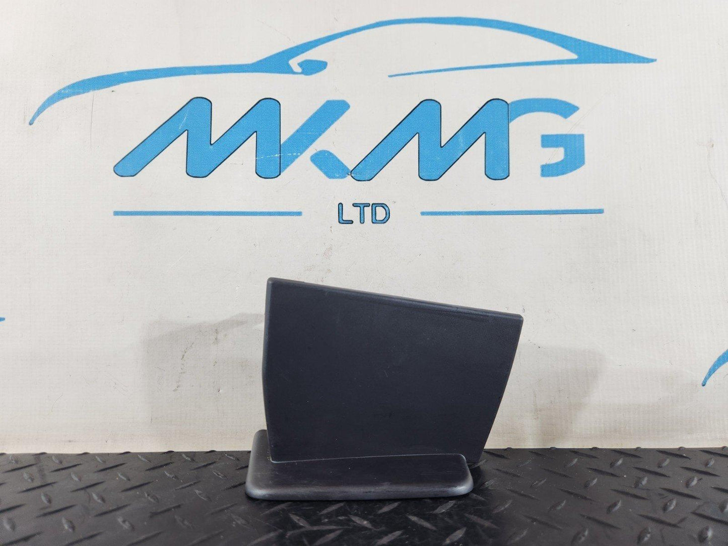 16-20 AUDI Q7 4M GENUINE 2ND ROW REAR LEFT SIDE SEAT TRACK TRIM COVER 4M0883685E