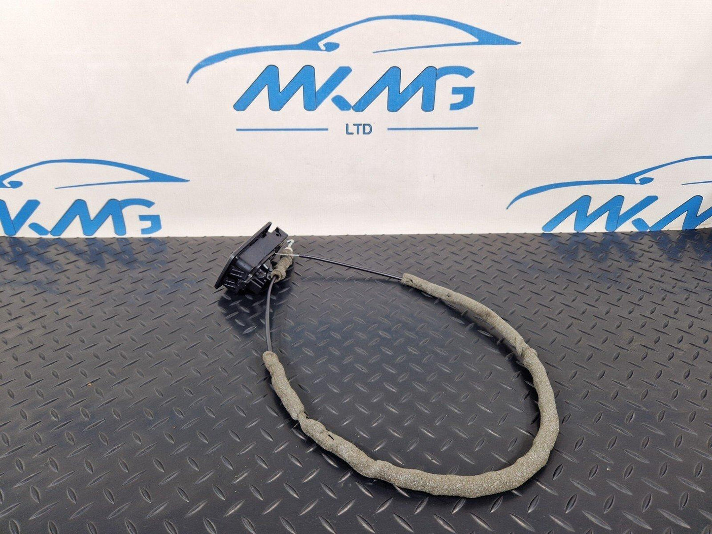 11-18 BMW 6 SERIES F06 GENUINE REAR SEAT RELEASE LOCK 7221850