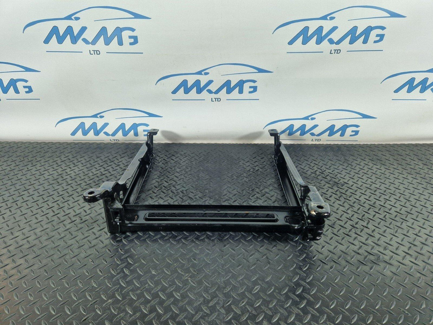10-15 AUDI Q7 4L OEM FRONT NS LEFT SEAT MOUNTING BASE BRACKET 7L0881677G