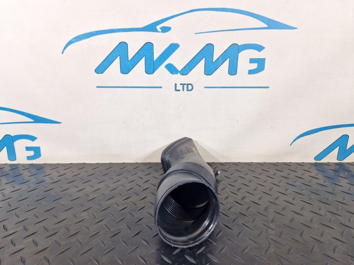 10-17 AUDI A8 4H FRONT RIGHT O/S AIR INTAKE MANIFOLD DUCT PIPE 4H0129510C