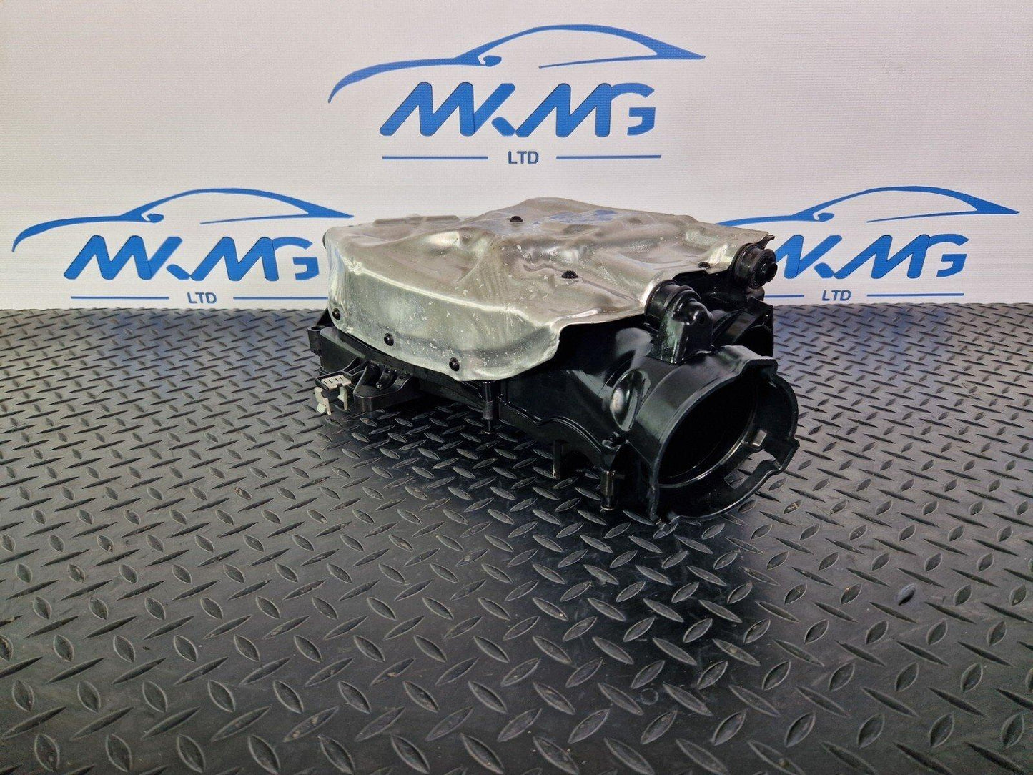 14-21 MERCEDES BENZ C220d W205 AIR FILTER BOX A6510902501 047825001