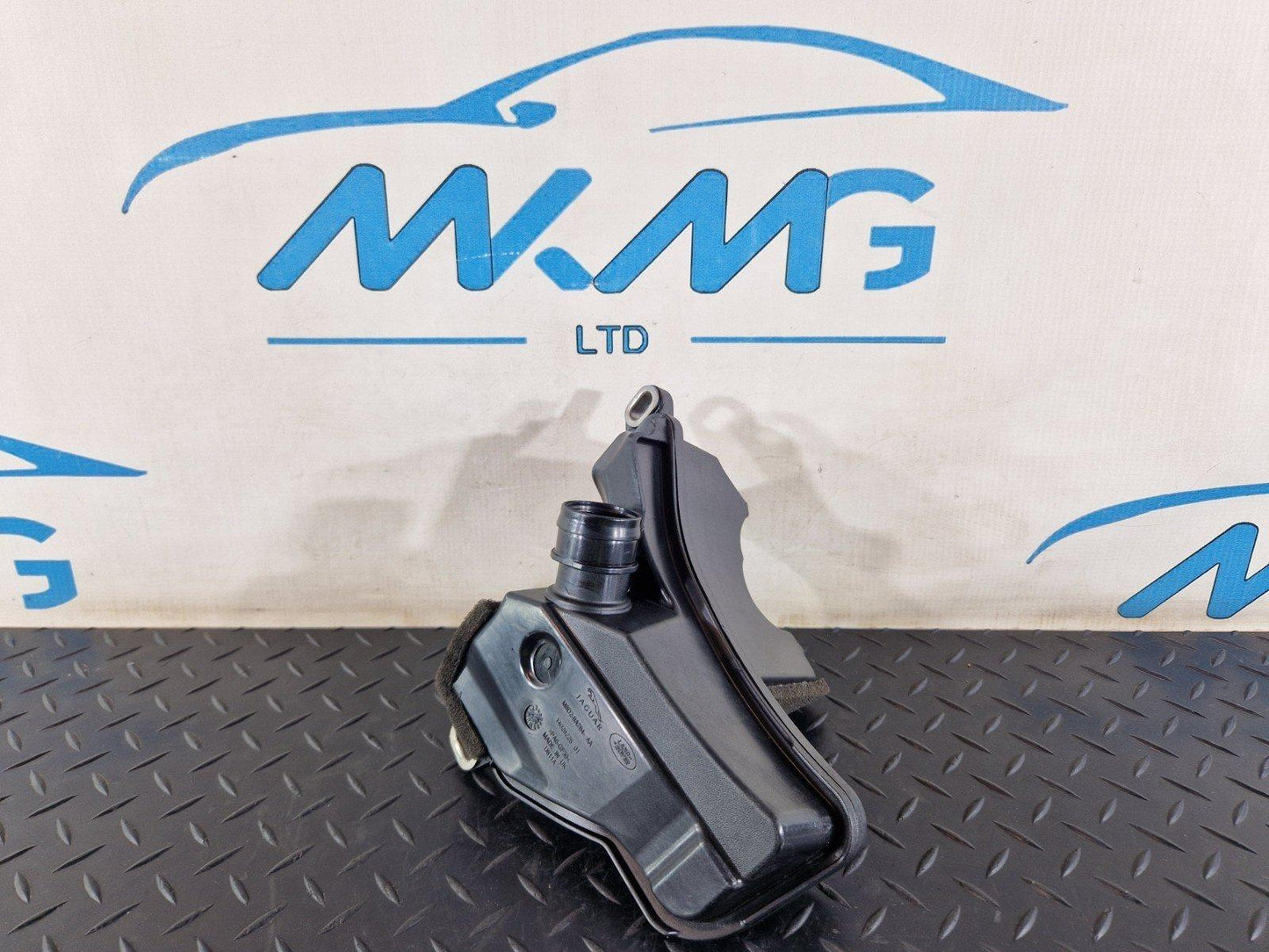 19-ON RANGE ROVER EVOQUE L551 GENUINE OIL SEPERATOR M8D2-9A764-AA