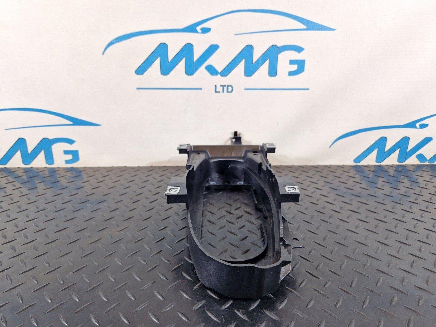 16-19 AUDI A4 B9 GENUINE OEM GEARSTICK MOUNTING PLATE BRACKET 8W0863531