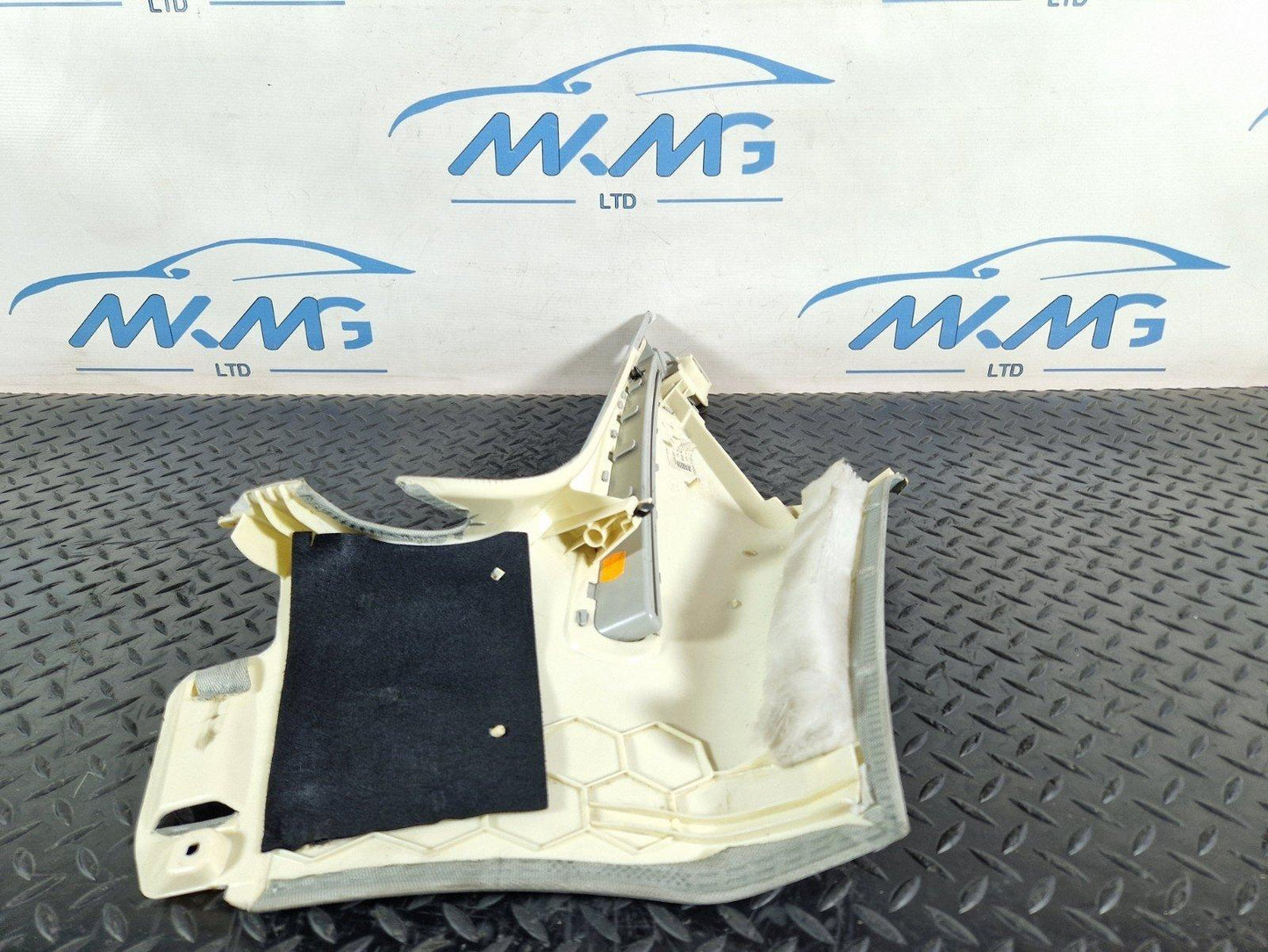 12-18 AUDI A6 C7 GENUINE LEFT UPPER D PILLAR TRIM 4G9867245B