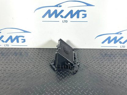 16-19 AUDI A4 B9 GENUINE FRONT AIR INTAKE DUCT VENT 8W2819904A