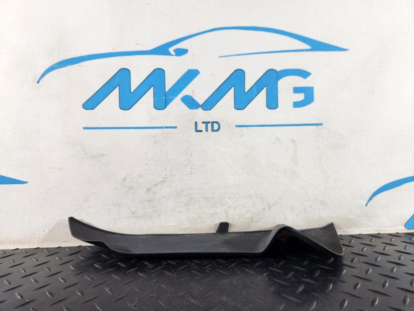 19-ON MERCEDES BENZ B CLASS W247 FRONT RIGHT DOOR POCKET INSERT A2477270200