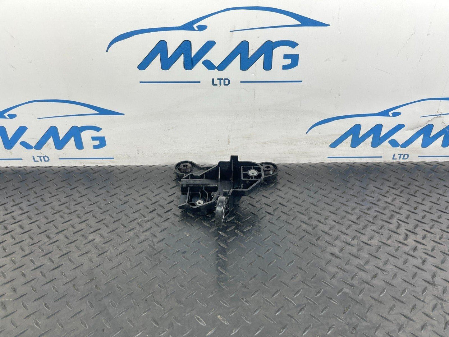 2019-ON  LAND ROVER DISCOVERY L550 AIR FILTER BOX MOUNTING BRACKET K8D2114B06A