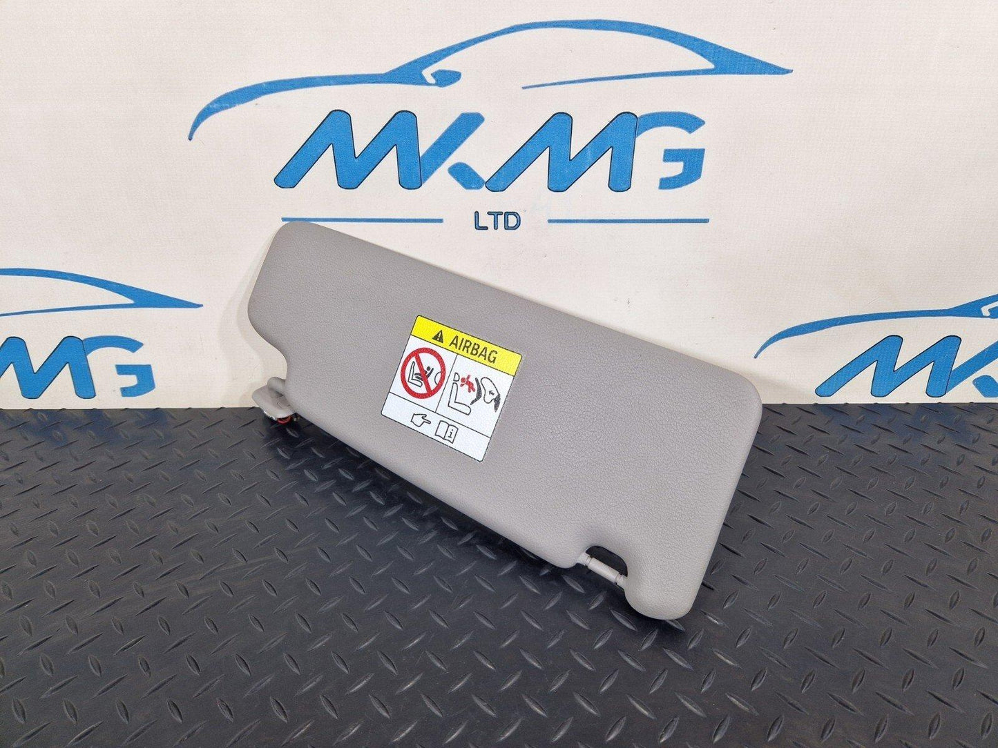 14-21 BMW 2 SERIES F45 F46 218i LEFT SUN VISOR COVER MIRROR 7402857