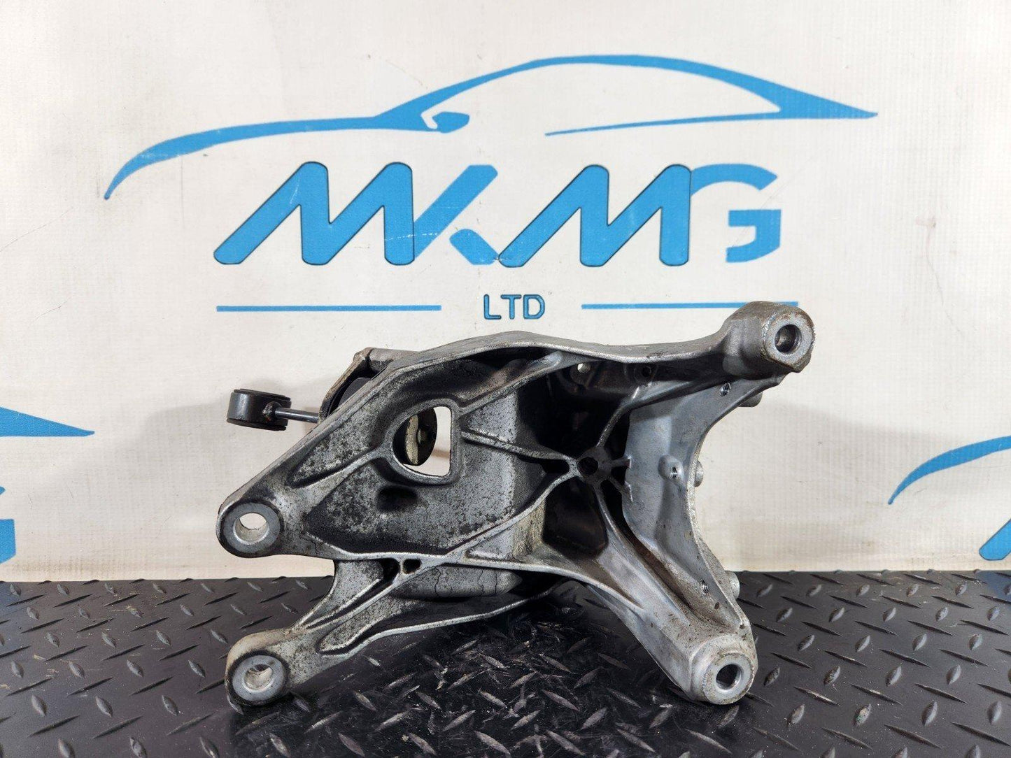 16-20 AUDI Q7 4M 3.0 DIESEL RIGHT ENGINE MOUNT BRACKET 4M0199308AT