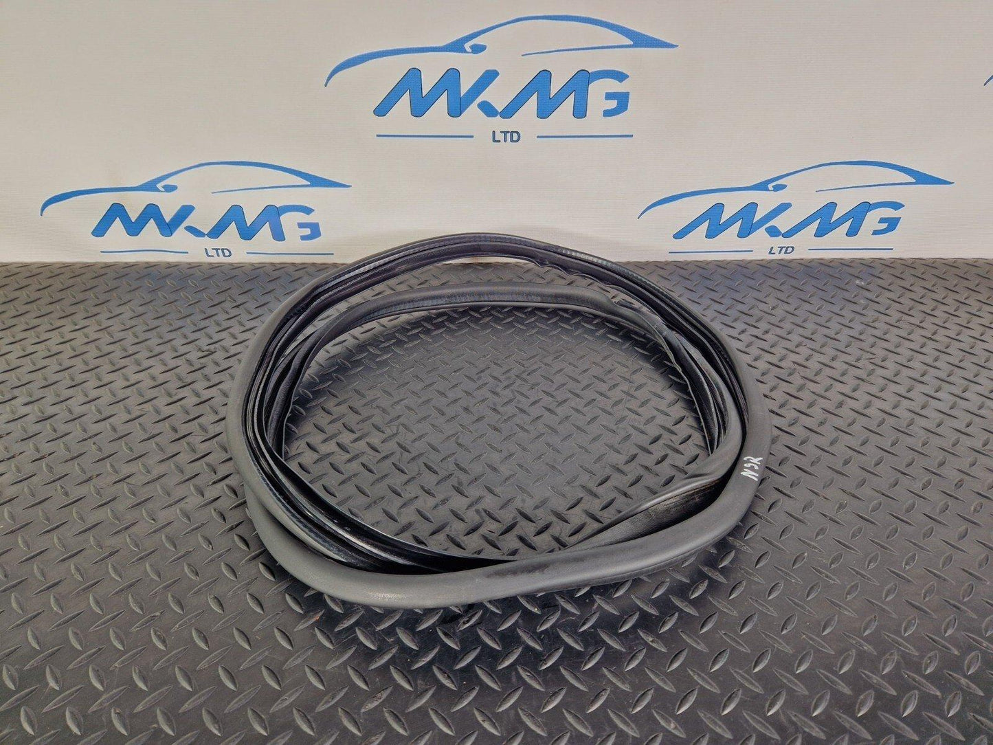 14-19 MERCEDES BENZ GLA X156 REAR DOOR RUBBER SEAL FITS LEFT & RIGHT A1566920176