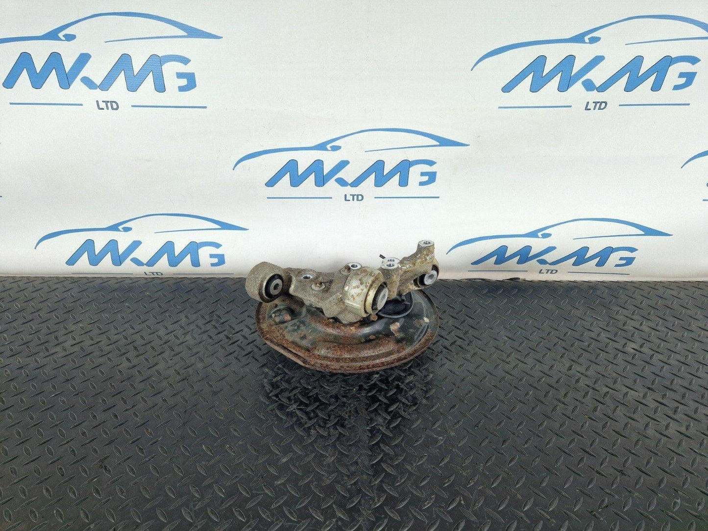 14-19 MERCEDES BENZ GLA X156 OEM REAR LEFT PASSENGER SIDE WHEEL HUB 2460306