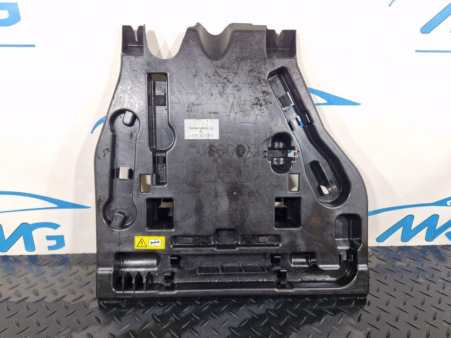 18-ON MERCEDES BENZ SPRINTER W907 2.2 CDI OEM STORAGE COMPARTMENT A9075460900