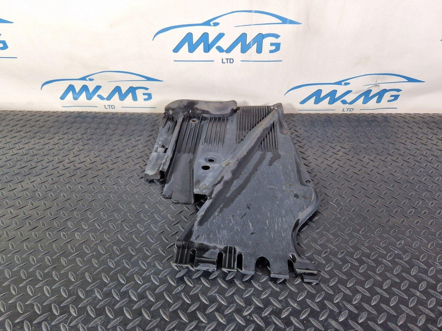 12-17 AUDI S5 CONVERTIBLE 8F REAR LEFT UNDERBODY COVER DAMAGED 8F0825215C