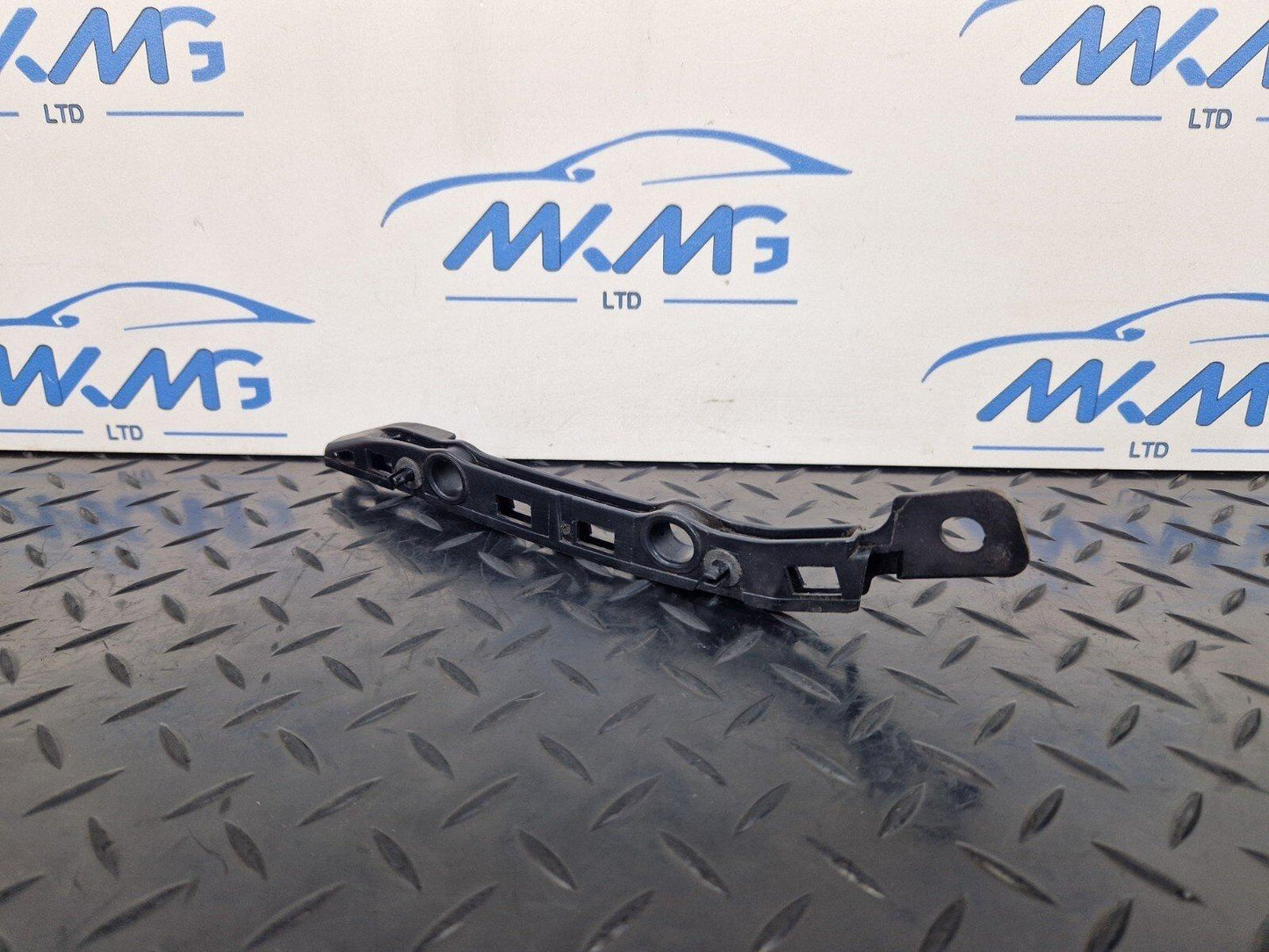 14-20 MERCEDES GLA X156 REAR BUMPER RIGHT SUPPORT BRACKET A1568850421