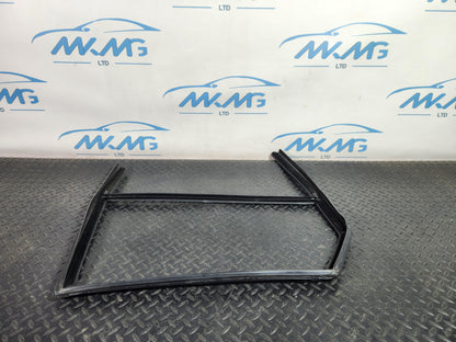 Land Rover Range Rover Evoque L551 SUV Front Left Door Window Rubber Frame XC940
