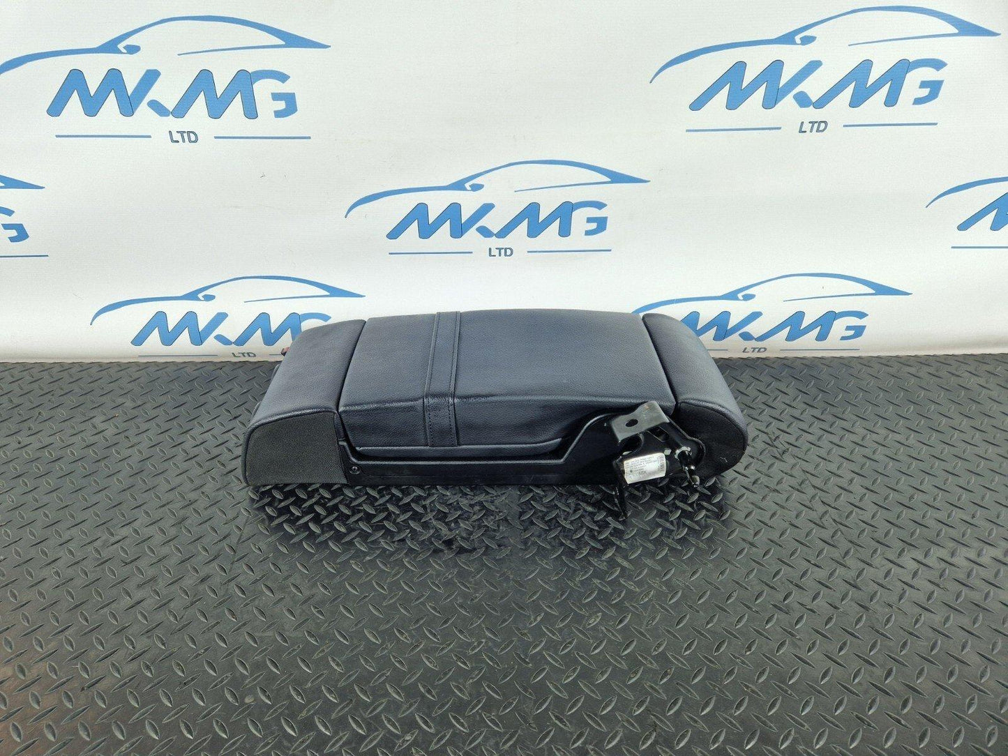 14-21 MERCEDES BENZ C300h W205 OEM REAR CENTER MIDDLE SEAT LEATHER ARM REST
