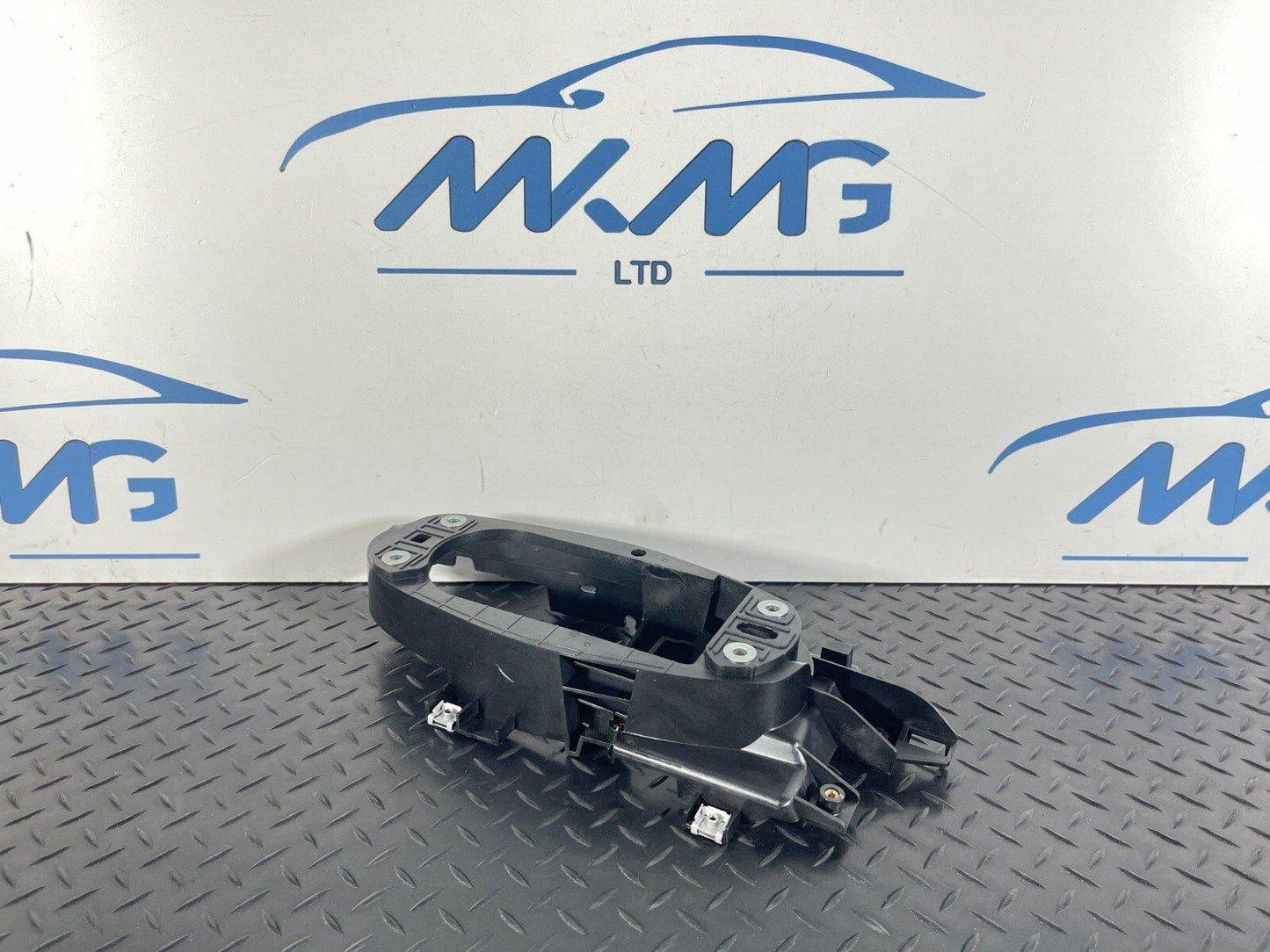 16-19 AUDI A4 B9 GENUINE GEAR SHIFTING MECHANISM MOUNTING FRAME 8W2863531
