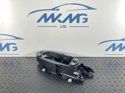 16-19 AUDI A4 B9 GENUINE GEAR SHIFTING MECHANISM MOUNTING FRAME 8W2863531