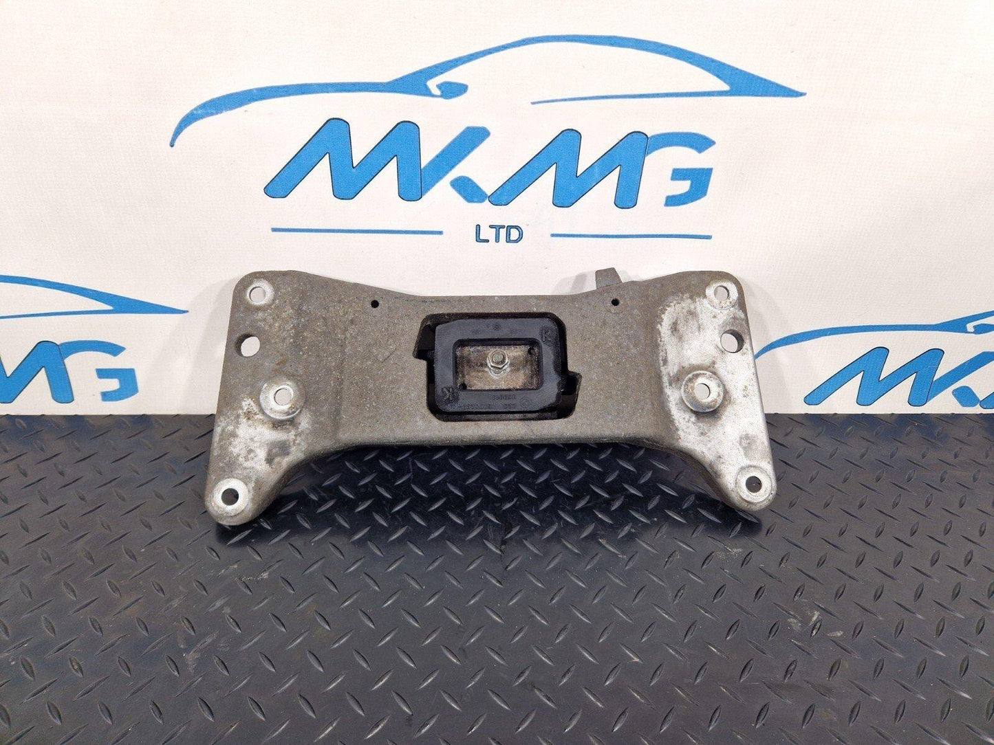 11-18 BMW 6 SERIES F06 GENUINE GEARBOX SUPPORT BRACKET MOUNT 6777613 6770289