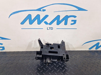 18-ON MERCEDES BENZ SPRINTER W907 GENUINE TRIM A9105450900