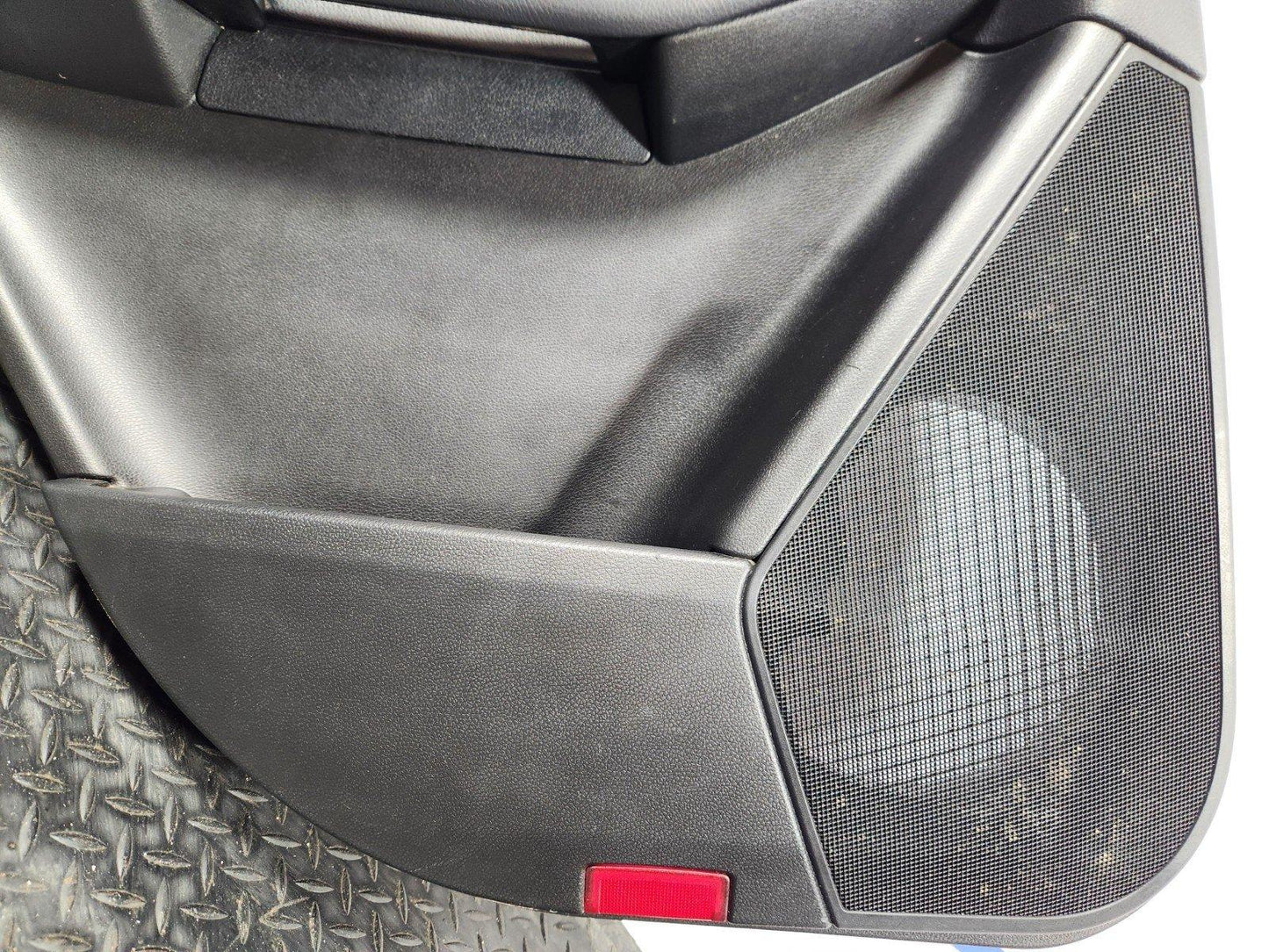 11-19 MERCEDES BENZ ML W166 REAR LEFT N/S/R BLACK LEATHER DOOR CARD PANEL