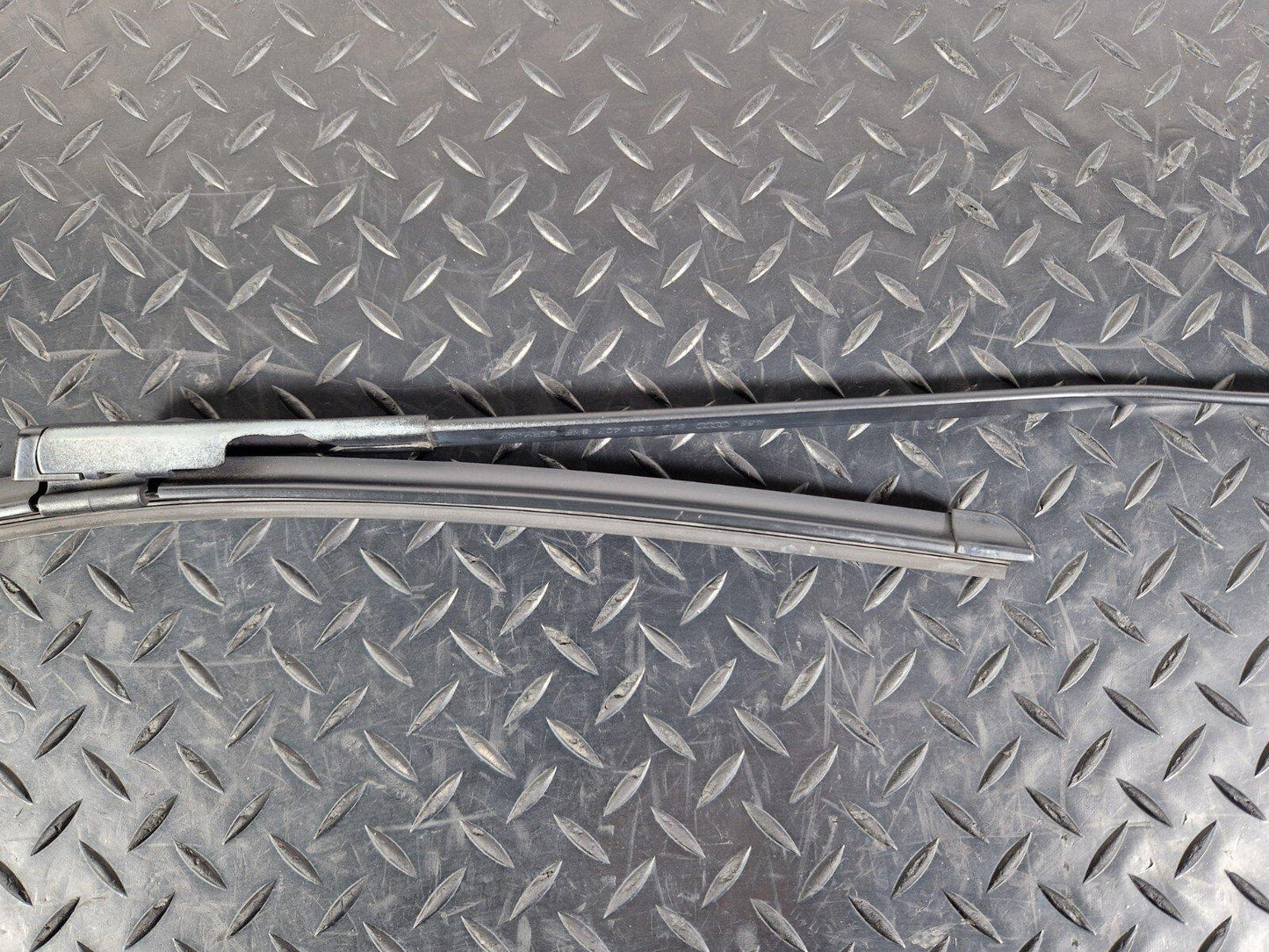 16-23 AUDI A5 F5 SPORTBACK FRONT LEFT PASSENGER SIDE WIPER ARM & BLADE 8W2955407