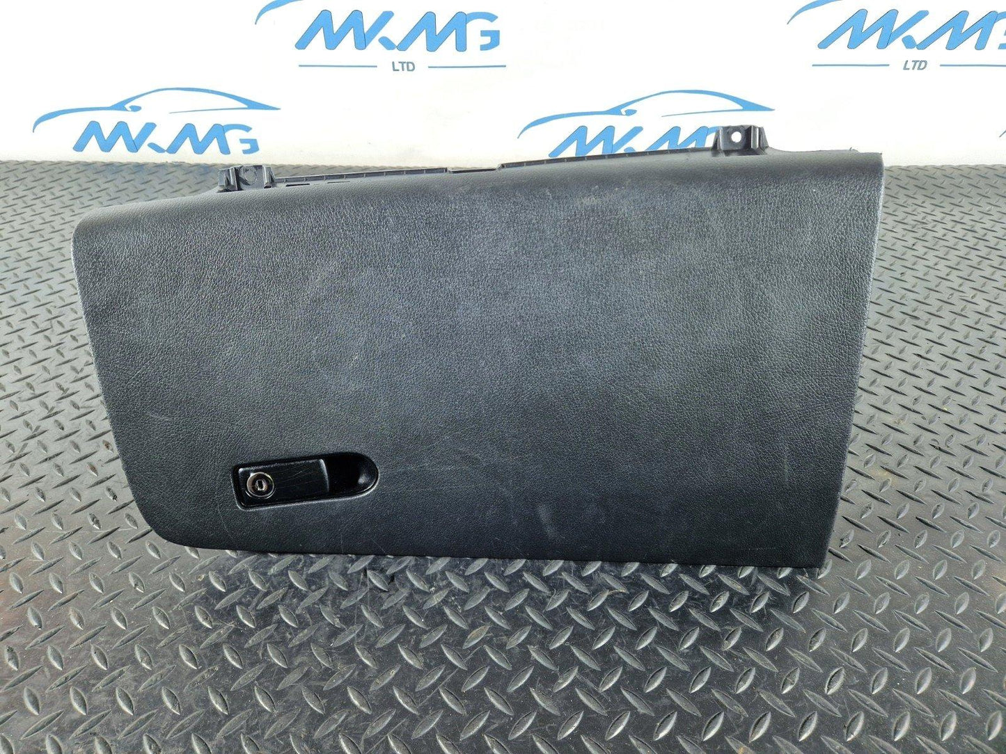 14-23 MERCEDES VITO W447 GENUINE BLACK GLOVEBOX STORAGE COMPARTMENT A4475400400