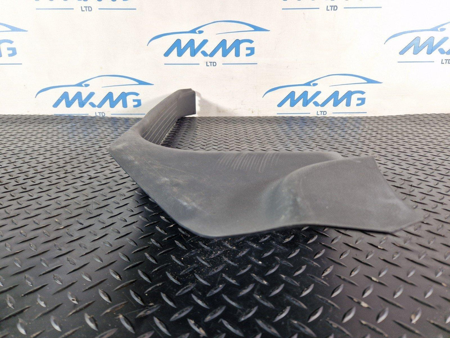 16-19 MERCEDES BENZ GLE W166 LEFT FRONT SILL TRIM COVER A1666801735