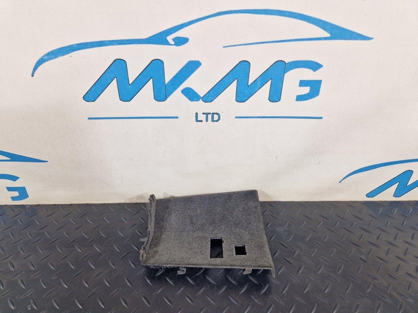 11-19 MERCEDES BENZ ML W166 GENUINE OEM CENTRE CONSOLE TRIM A1666800823