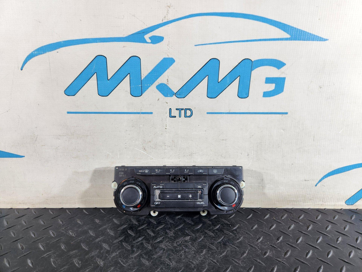 Skoda Octavia MK2 FL (1Z) Station Wagon Climate Control Panel Unit 3T0907044AB