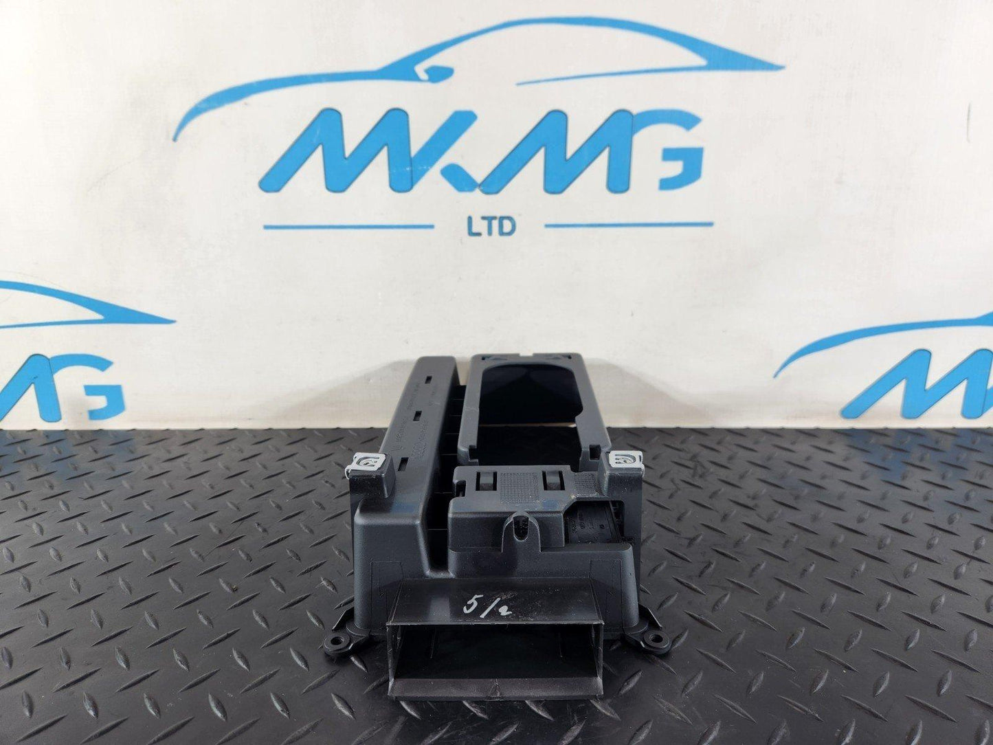 16-19 AUDI A4 B9 CENTRE CONSOLE STORAGE COMPARTMENT TRIM 8W0864981D