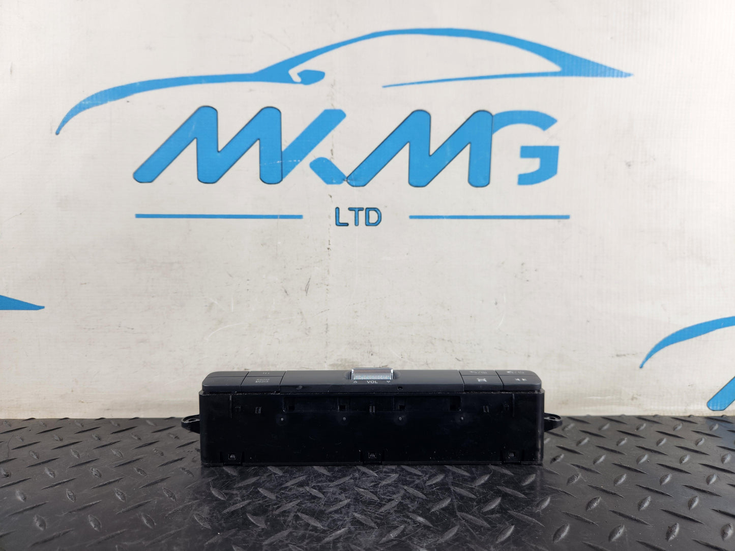 Mercedes Sprinter W907 Standard Cargo Van Radio Control Switch Panel A9079002203