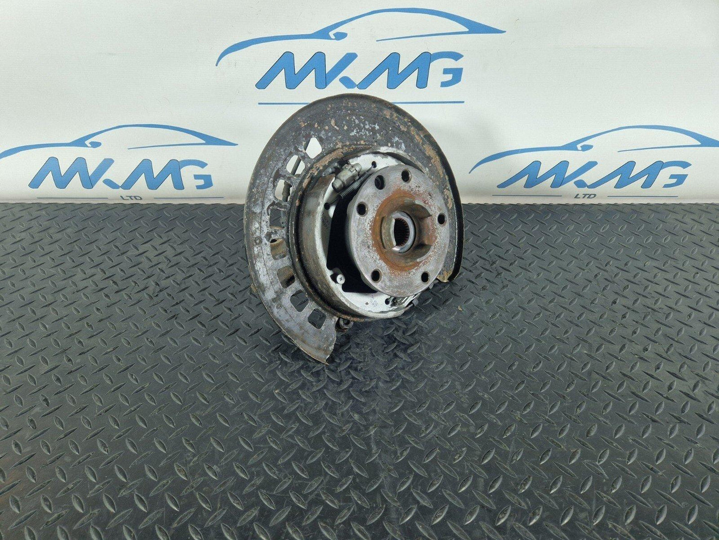 10-15 AUDI Q7 4L REAR WHEEL CARRIER KNUCKLE BRAKE DISC PLATE LEFT N/S 7L8505435A