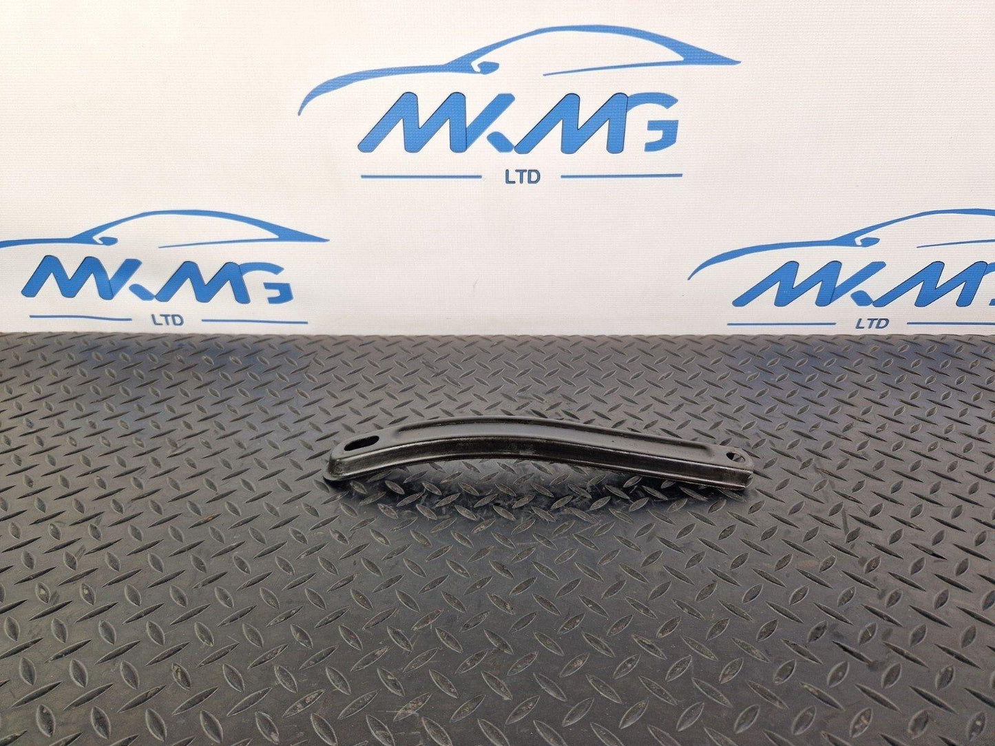 14-21 MERCEDES BENZ C300h W205 FRONT AXLE CARRIER BRACING BRACKET A2056282000