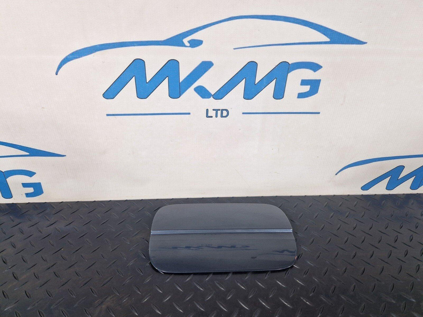 16-19 AUDI A4 B9 GENUINE FUEL DOOR IN GREY 8W0809907 LX7L