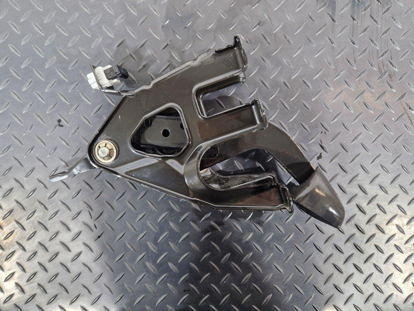 18-ON MERCEDES BENZ SPRINTER W907 W910 BRAKE PEDAL ASSEMBLY A9102900000