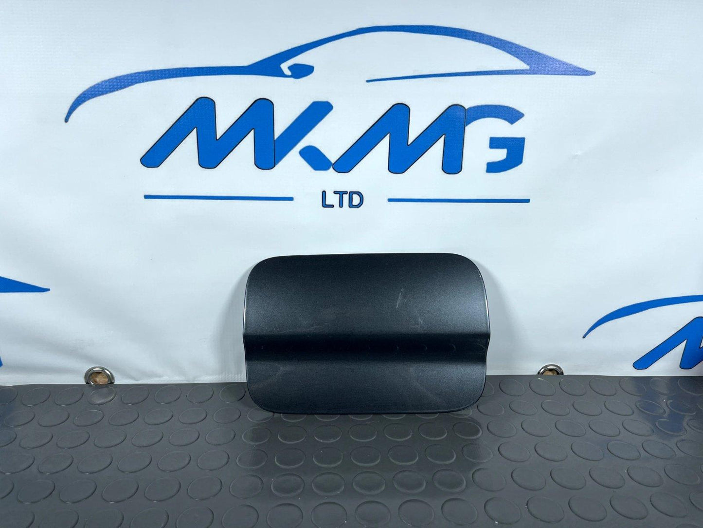2017 BMW 4 SERIES F32 M-SPORT GENUINE FUEL DOOR IN GREY B39
