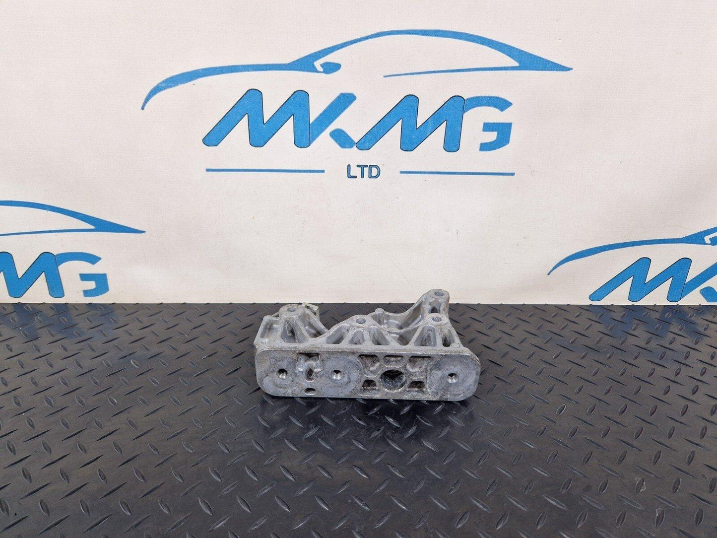 19-ON MERCEDES BENZ A CLASS W177 ENGINE CARRIER BRACKET MOUNT A6542230004