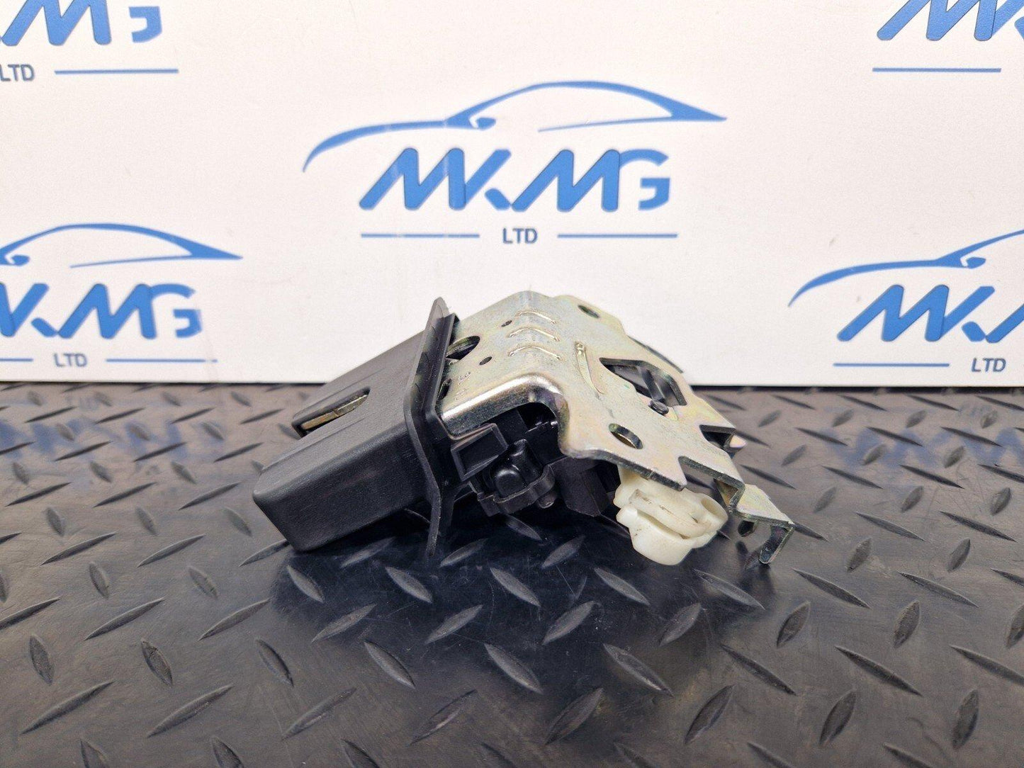 16-19 AUDI A4 B9 SALOON GENUINE TAILGATE LOCK MECHANISM OEM 3G0827503A