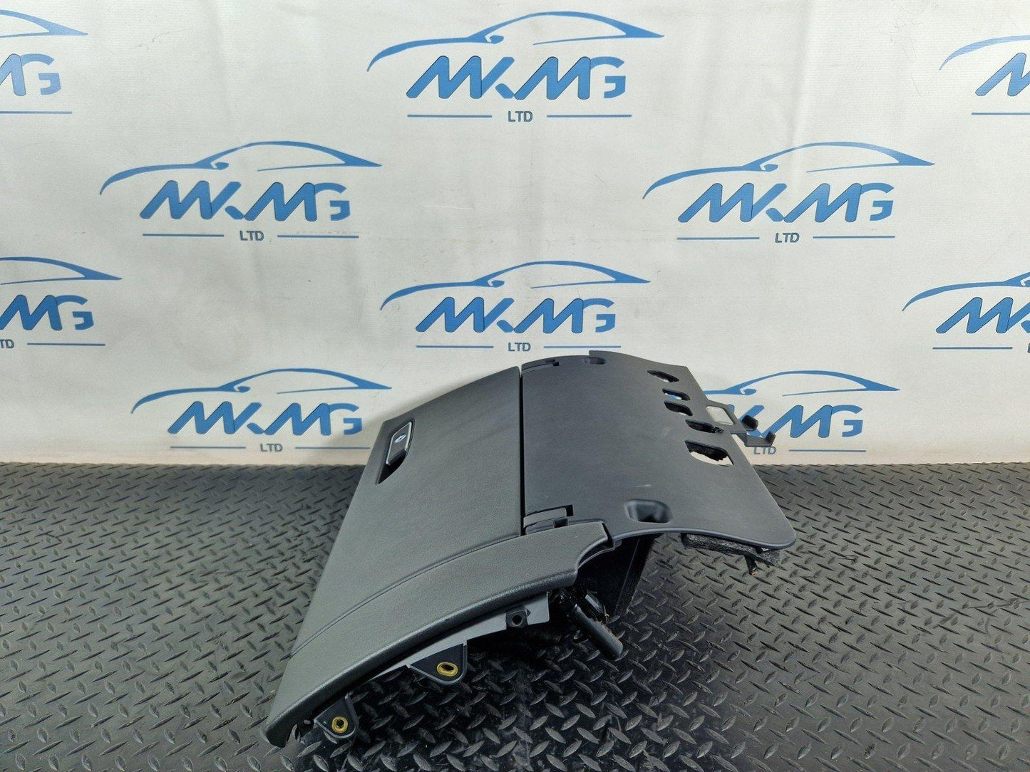 10-17 AUDI A8 4H GENUINE GLOVE BOX STORAGE BOX IN BLACK 4H2857095